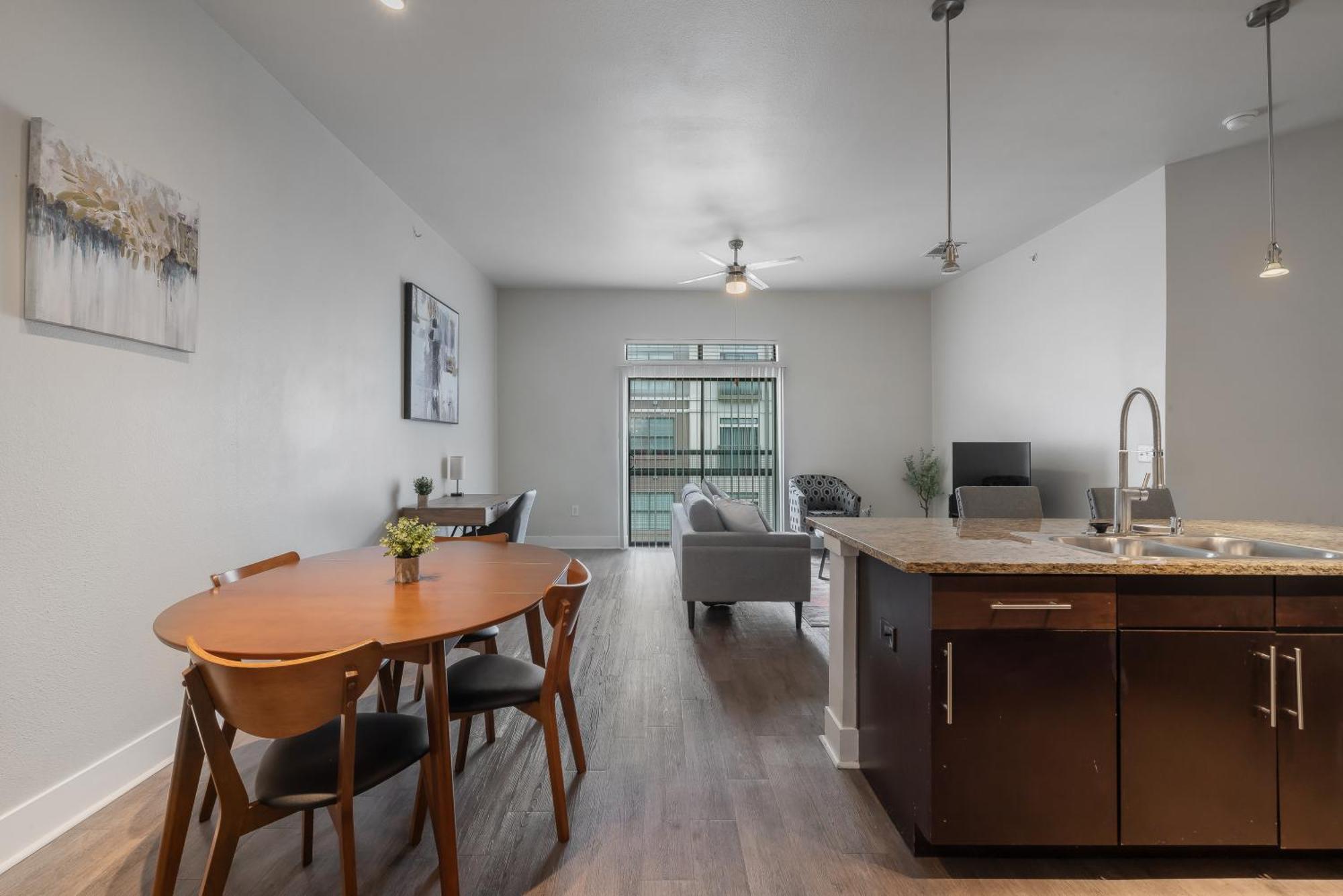 Apartment Cs 4516 Lovely In Uptown Hub